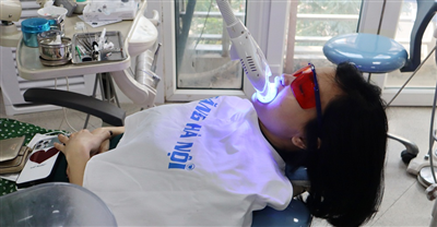 Tẩy Trắng Răng Bằng Công Nghệ Cao